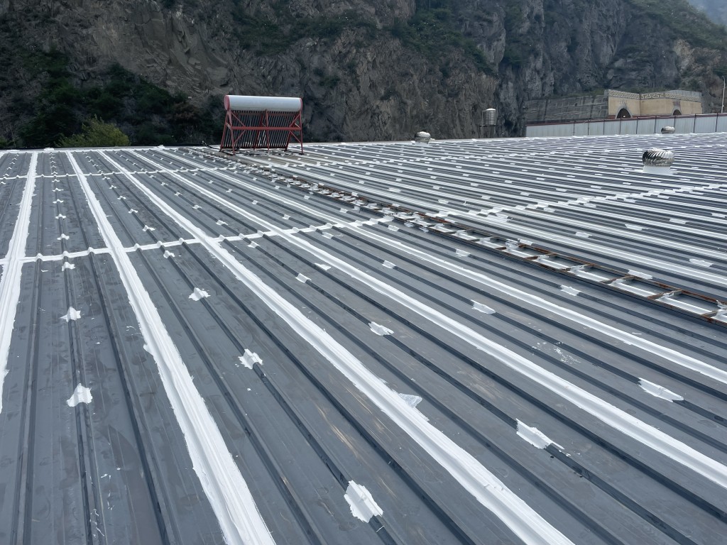 1661676934172058