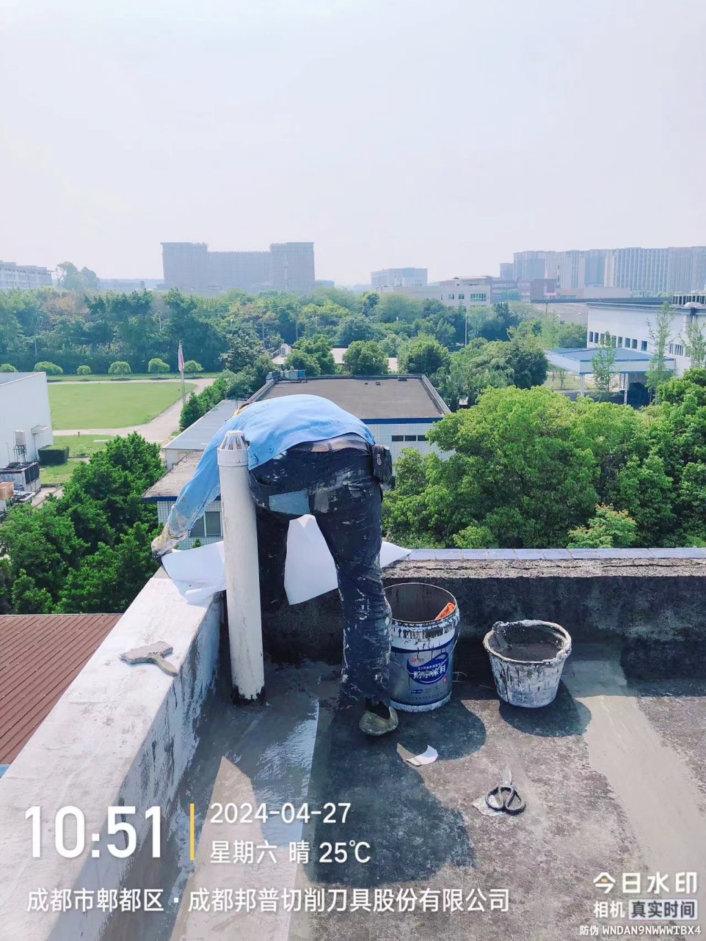1716003477115665